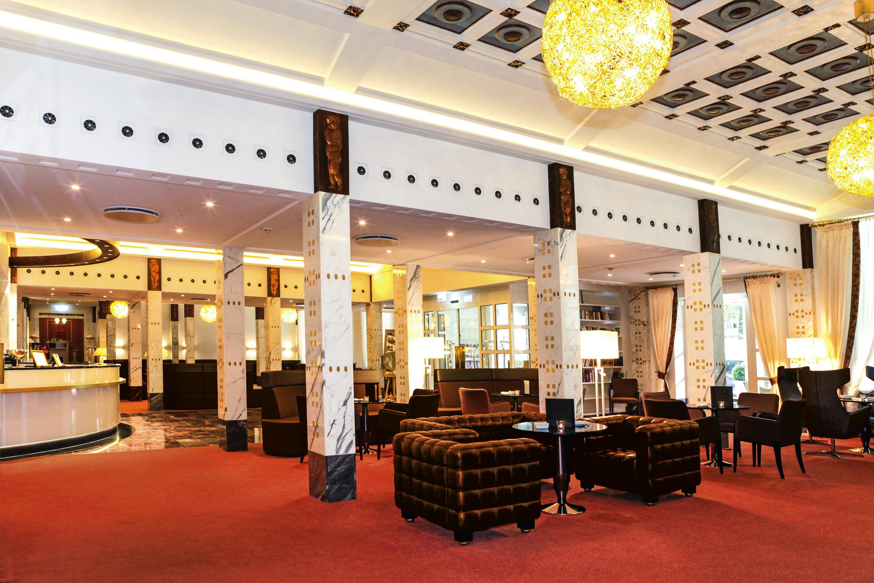 Steigenberger Hotel & Spa Bad Pyrmont Exterior foto The interior of the hotel